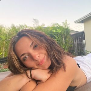 Meet your Posher, Camille